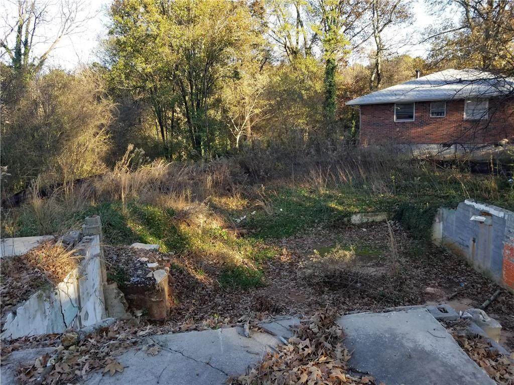 2424 Flat Shoals Road - Photo 1