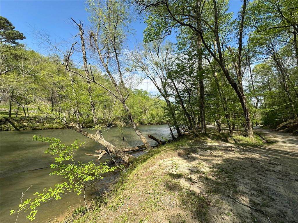 241 Cherokee Drive - Photo 1