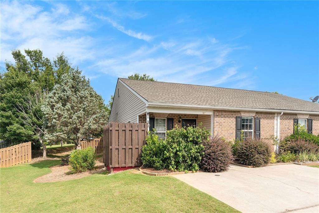 1572 Louise Anderson Drive - Photo 1