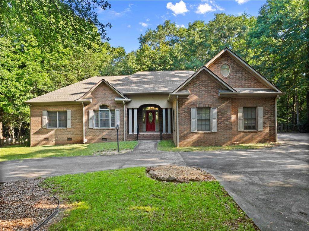 207 Riverbend Circle - Photo 1