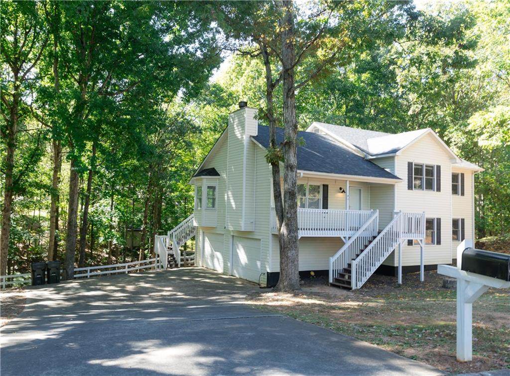104 Broadlands Drive - Photo 1