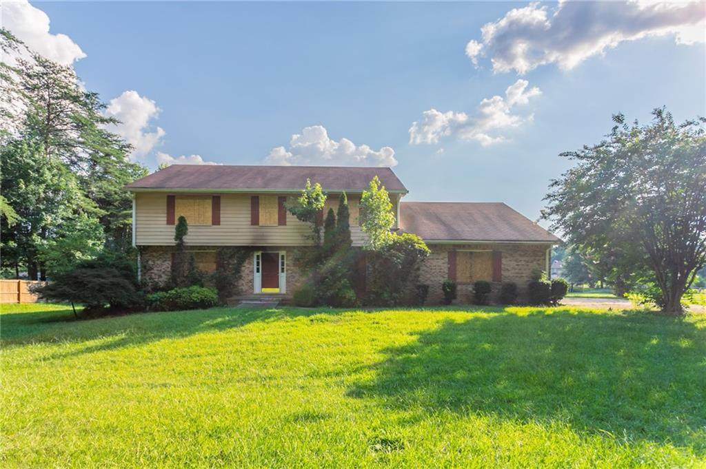 405 Fairfield Circle - Photo 1