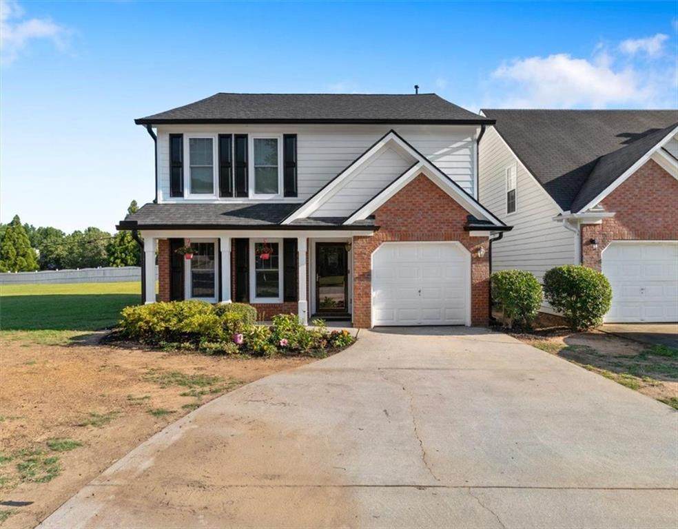 9562 Lakeview Circle - Photo 1