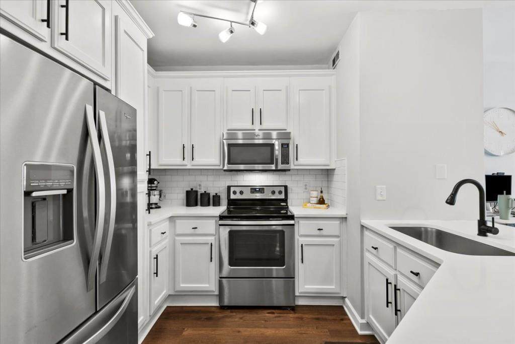 821 Ralph Mcgill Boulevard - Photo 1