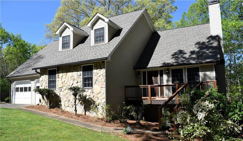 1521 Larkwood Drive - Photo 1