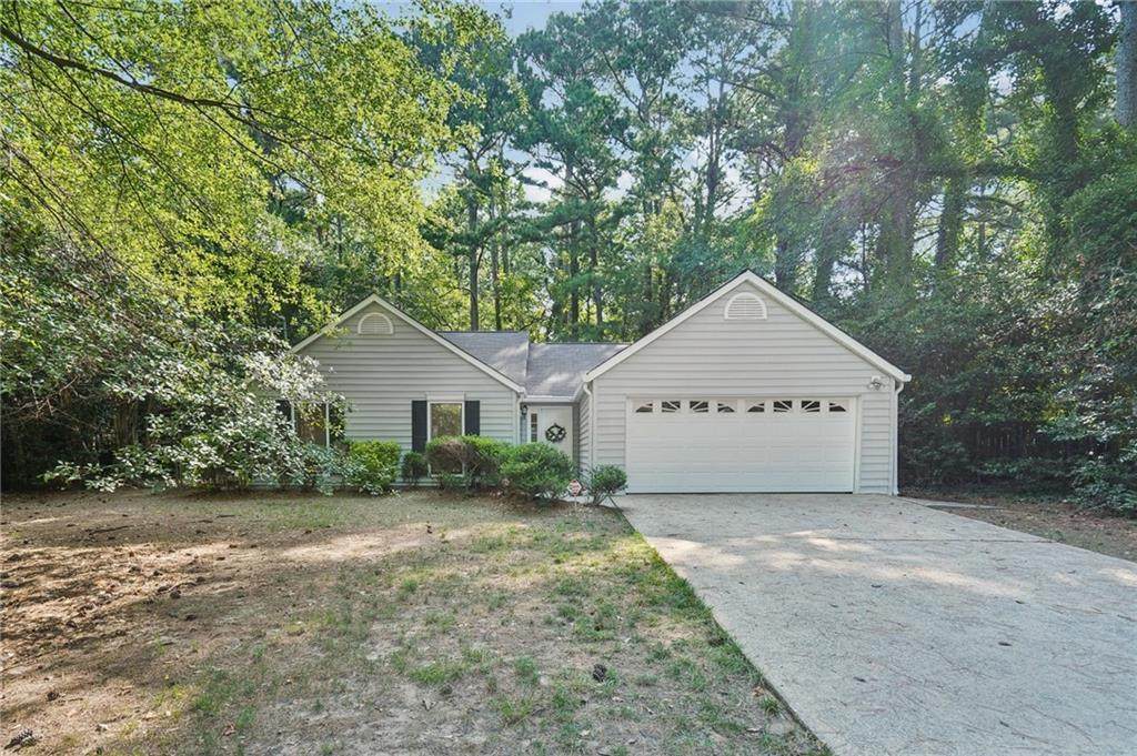 1090 Creekwood Cove - Photo 1
