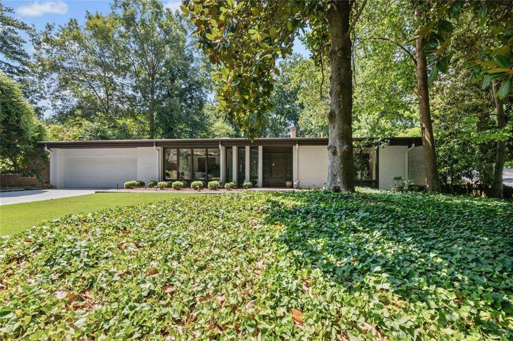 496 Kingswood Lane - Photo 1