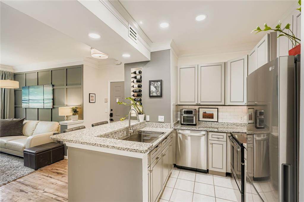 955 Juniper Street - Photo 1