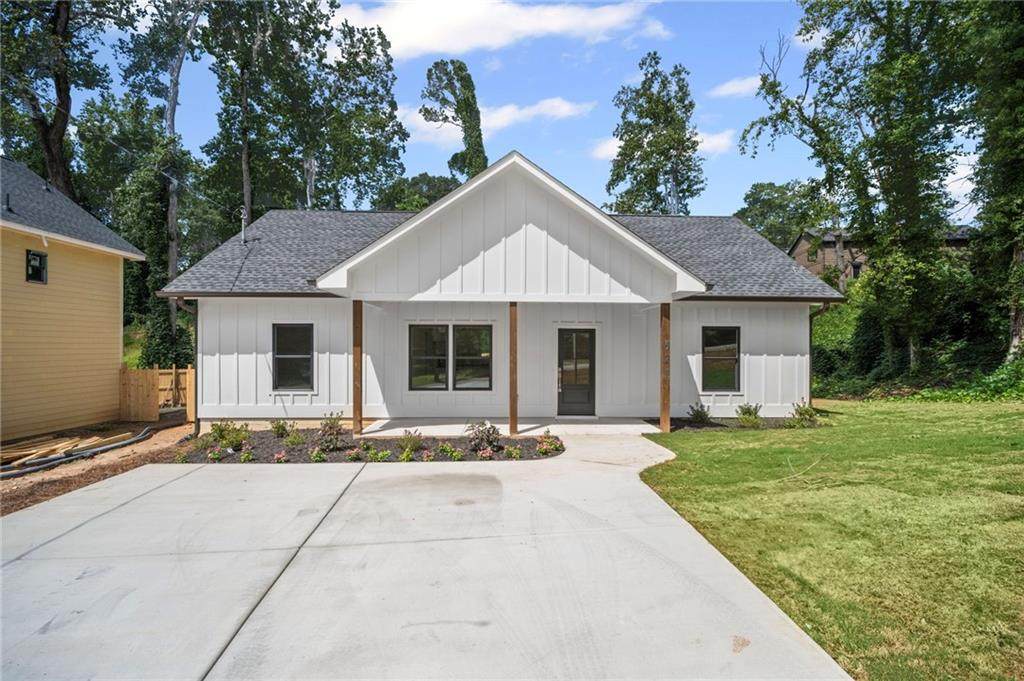 621 Elmwood Street - Photo 1