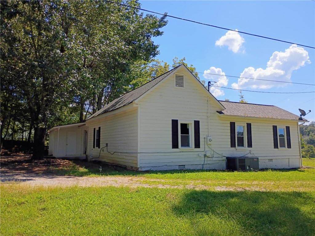 4022 Sutton Road - Photo 1