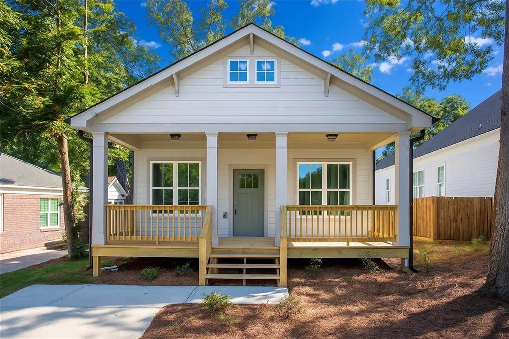 1041 White Oak Avenue - Photo 1