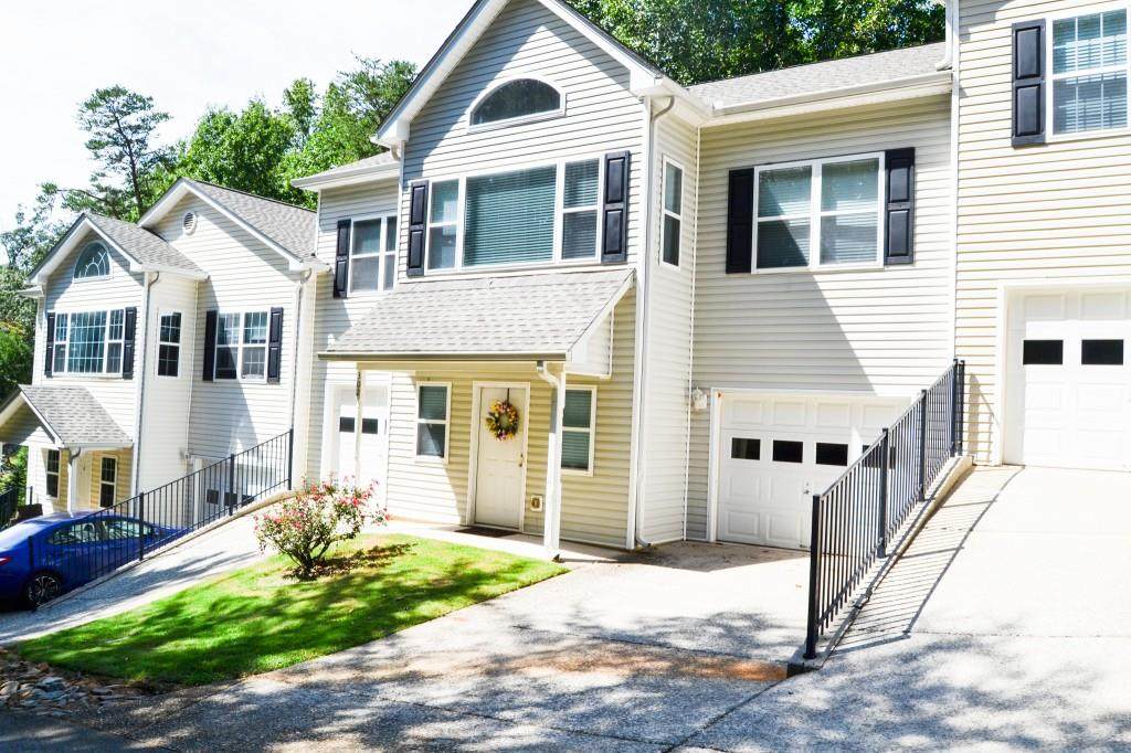 302 Pointe Circle - Photo 1