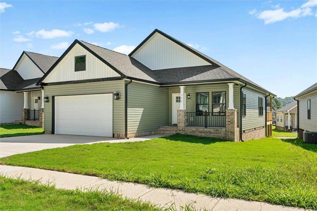 152 Washington St - Photo 1