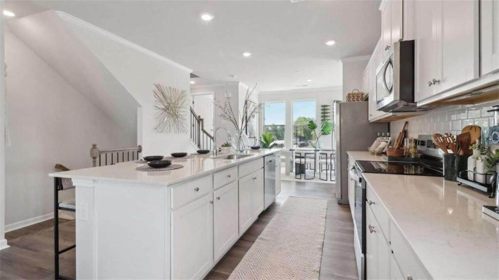 218 College Circle - Photo 1