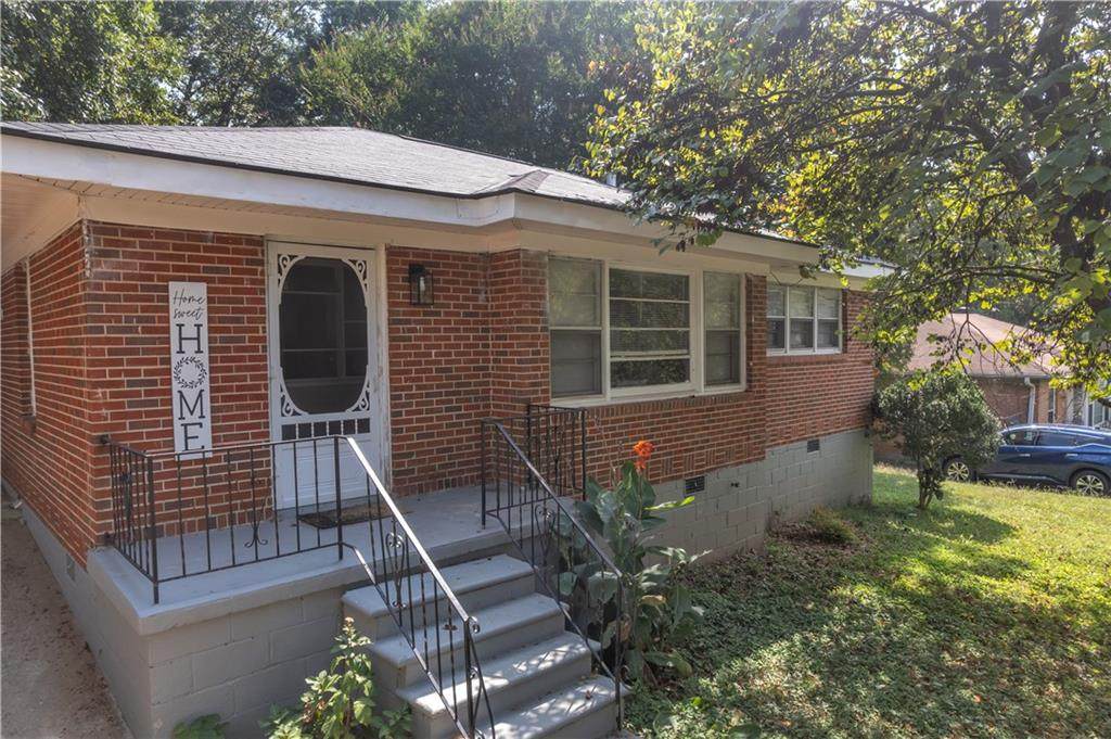 5570 Ash Street - Photo 1