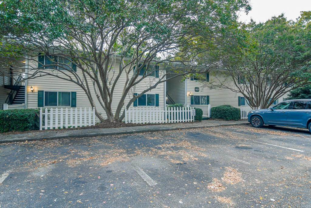 1418 Foxhall Lane - Photo 1