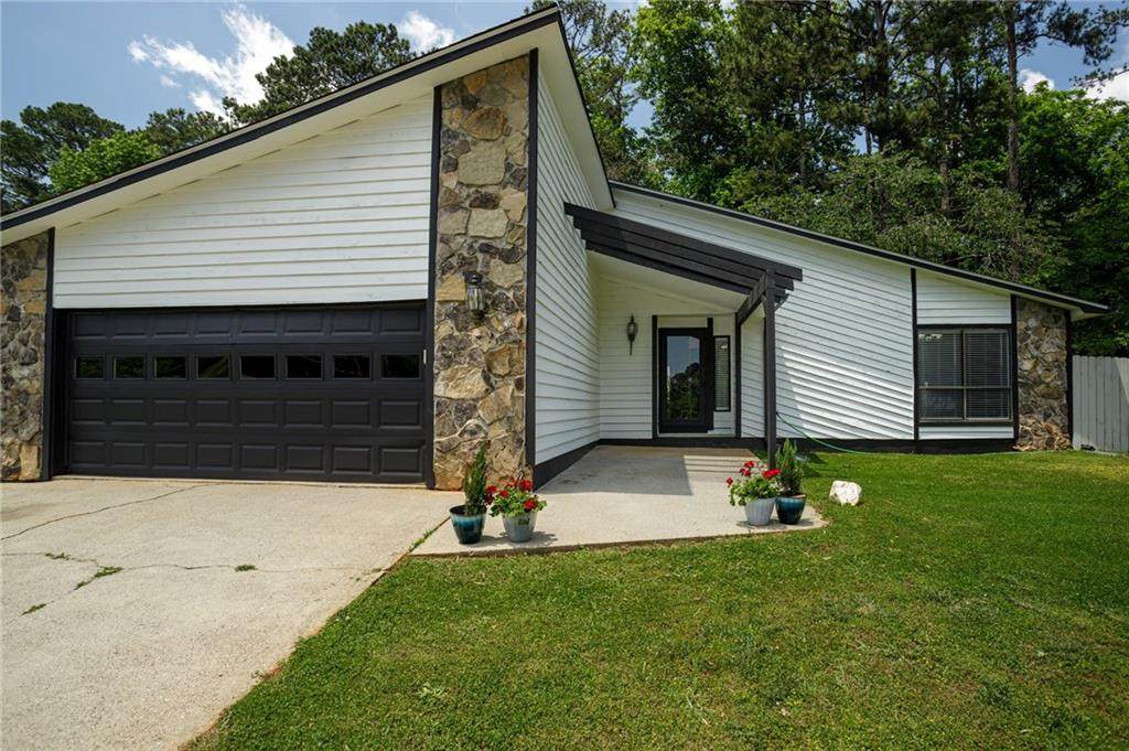 812 Steeple Chase Drive - Photo 1