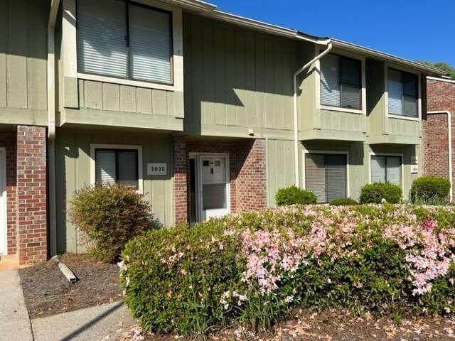 2032 Powers Ferry Trace - Photo 1