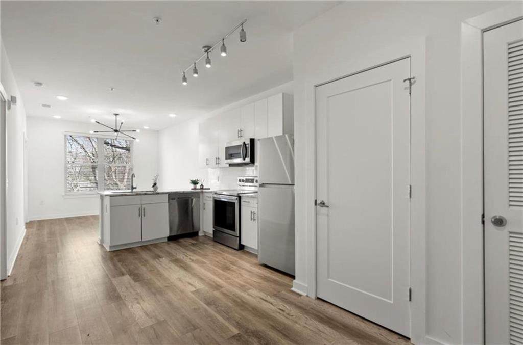 525 Parkway Drive - Photo 1