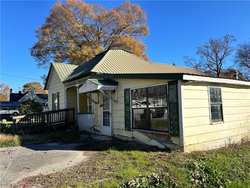 405 Magnolia Street - Photo 1