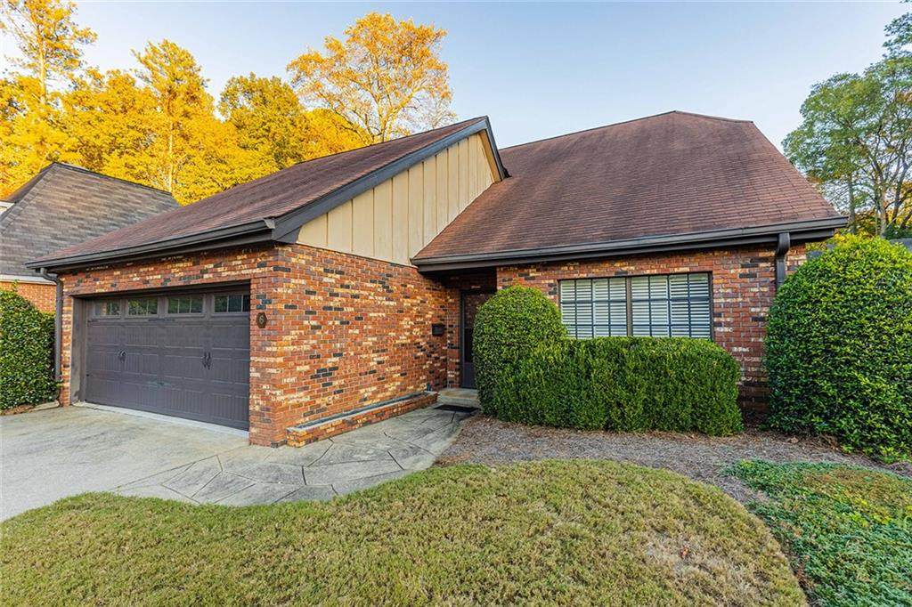 6 Westchester Square - Photo 1