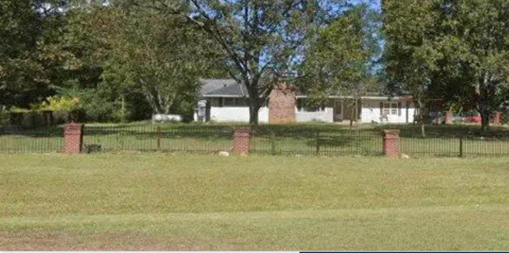 1556 Cashtown Rd - Photo 1