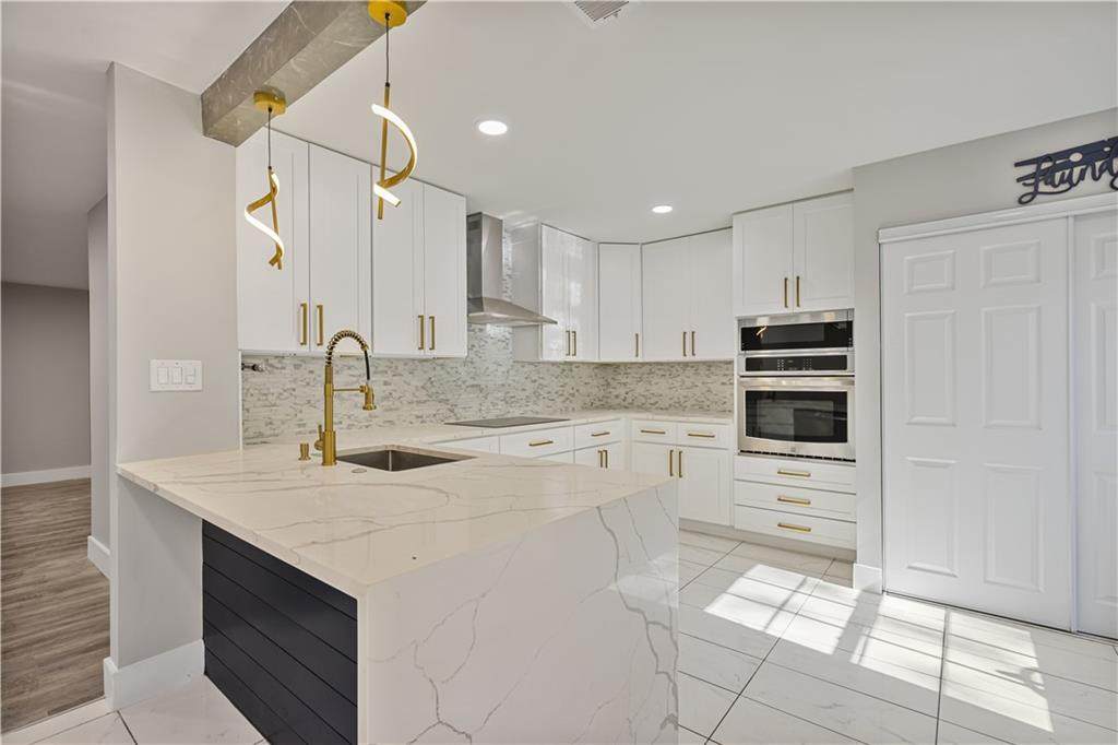 330 Winding River Drive - Photo 1