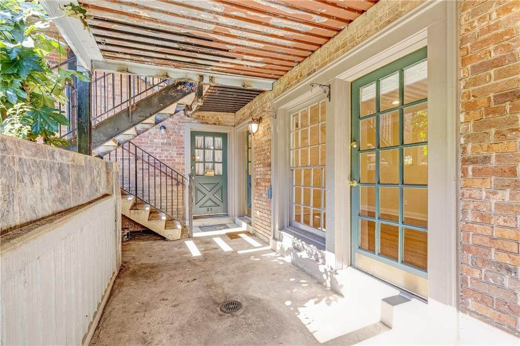 3091 Colonial Way - Photo 1