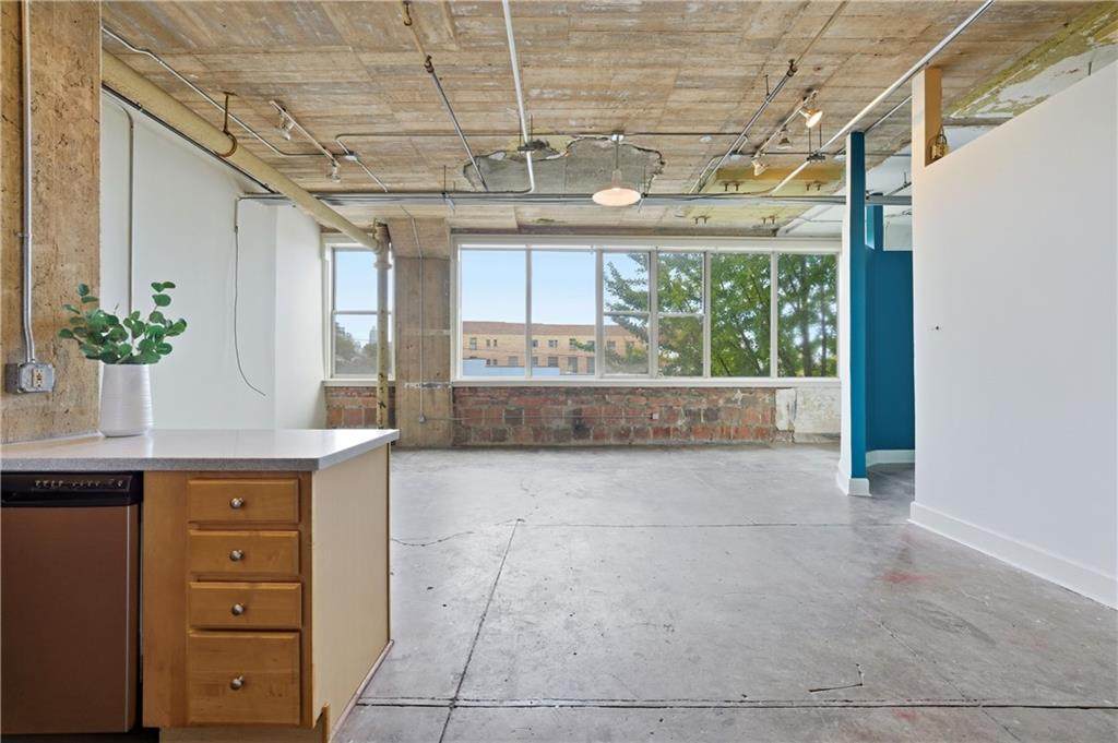 505 Whitehall Street - Photo 1