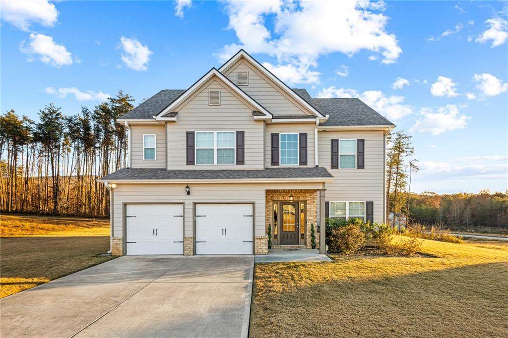 61 Village Circle - Photo 1