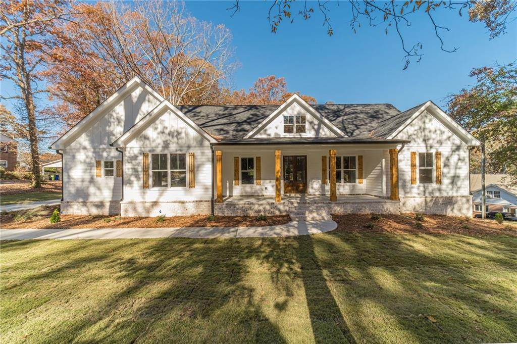 327 Pine Circle - Photo 1