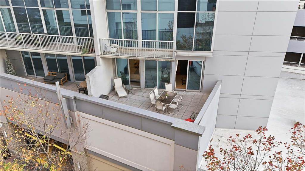 44 Peachtree Place - Photo 1