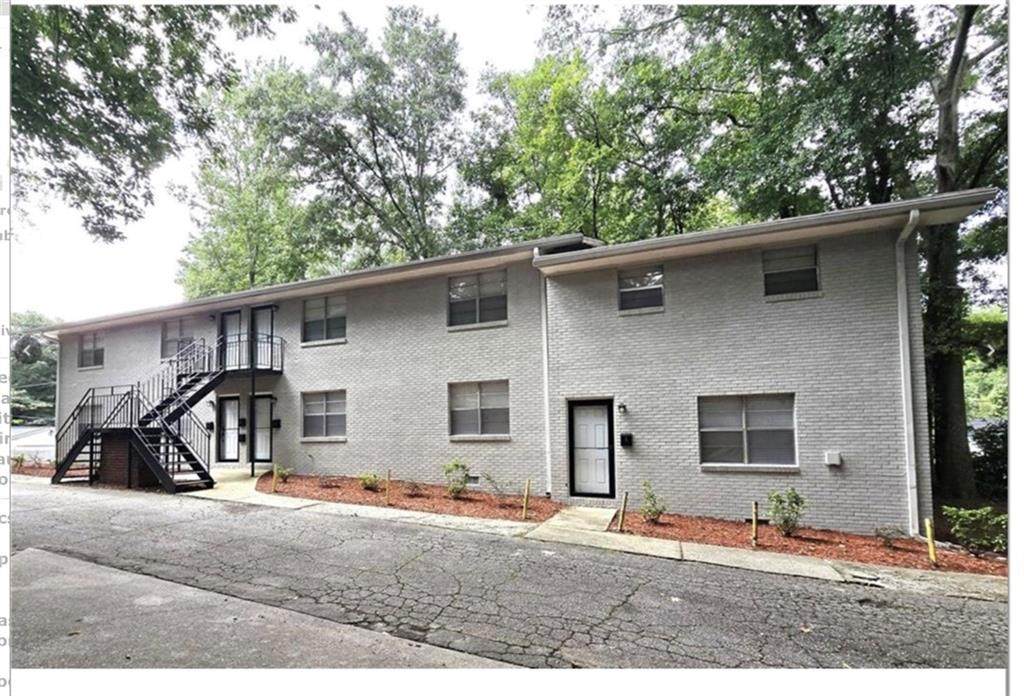 2637 Lester Street - Photo 1