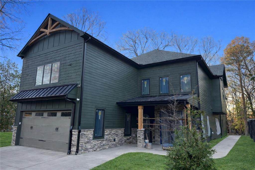 984 Sycamore Drive - Photo 1