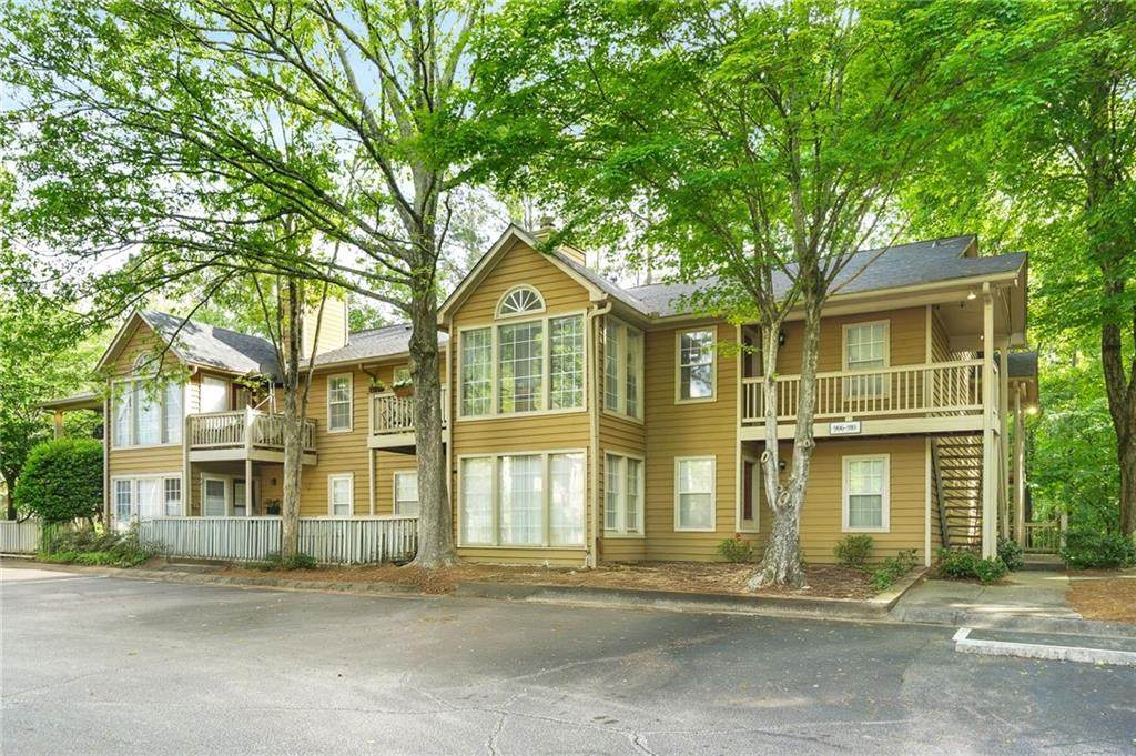 906 Country Park Drive - Photo 1