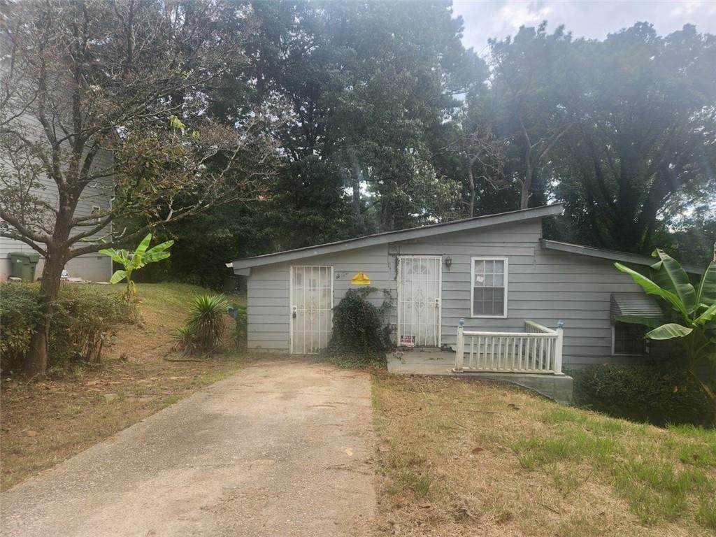 1586 Mary George Avenue - Photo 1