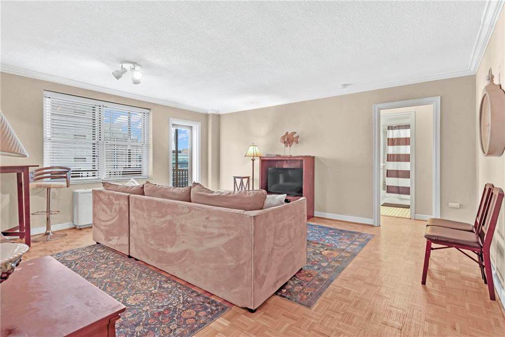 300 Peachtree Street - Photo 1