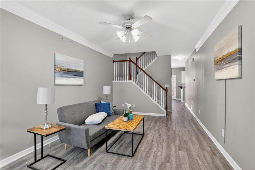 230 Valley Crossing - Photo 1