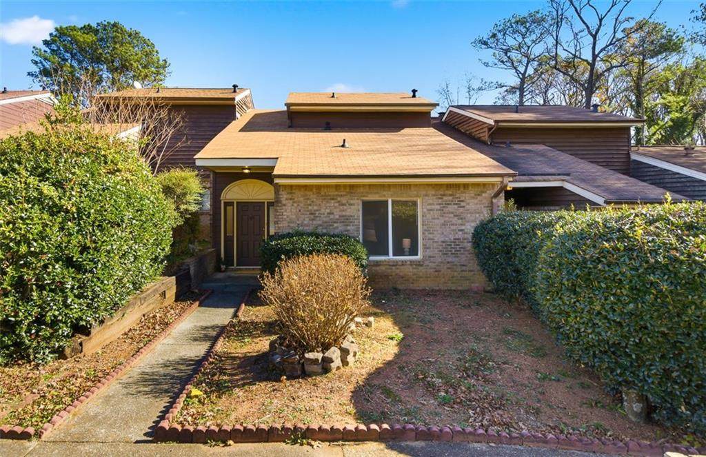 1512 Stoneleigh Way - Photo 1