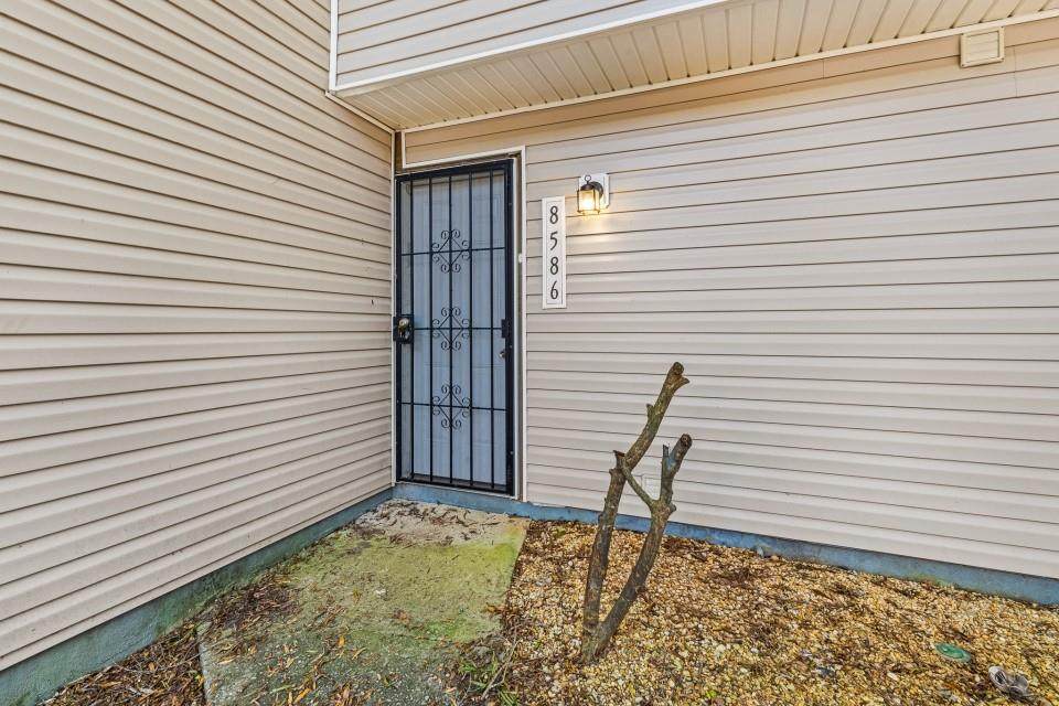 8586 Creekwood Way - Photo 1