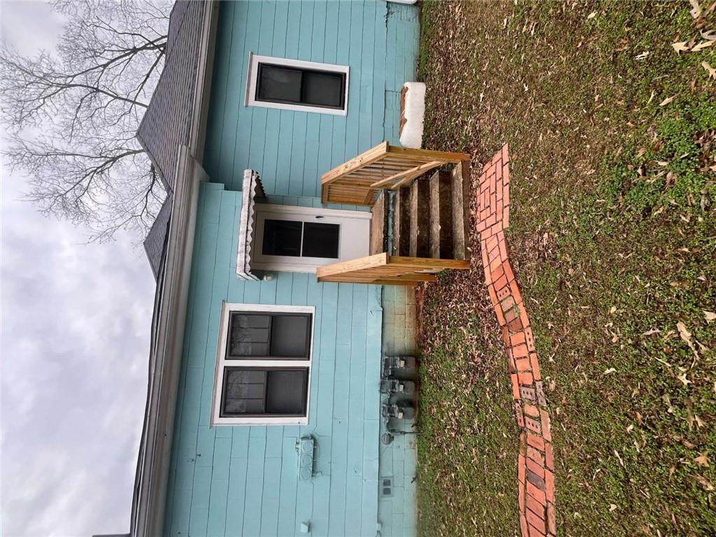 1821 Mercer Avenue - Photo 1