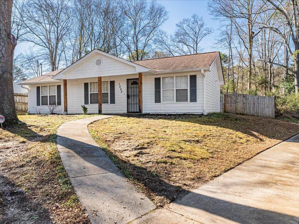 1252 Lakeview Drive - Photo 1