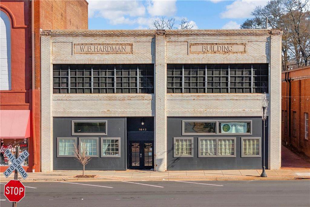 1642 Broad Street - Photo 1