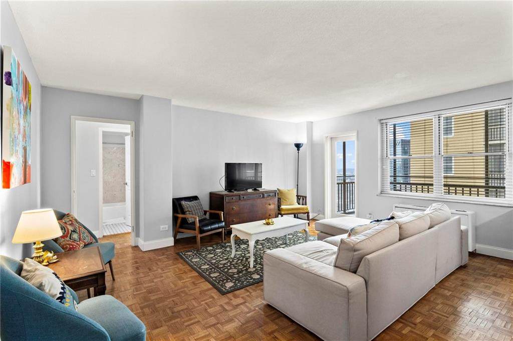 300 Peachtree Street - Photo 1