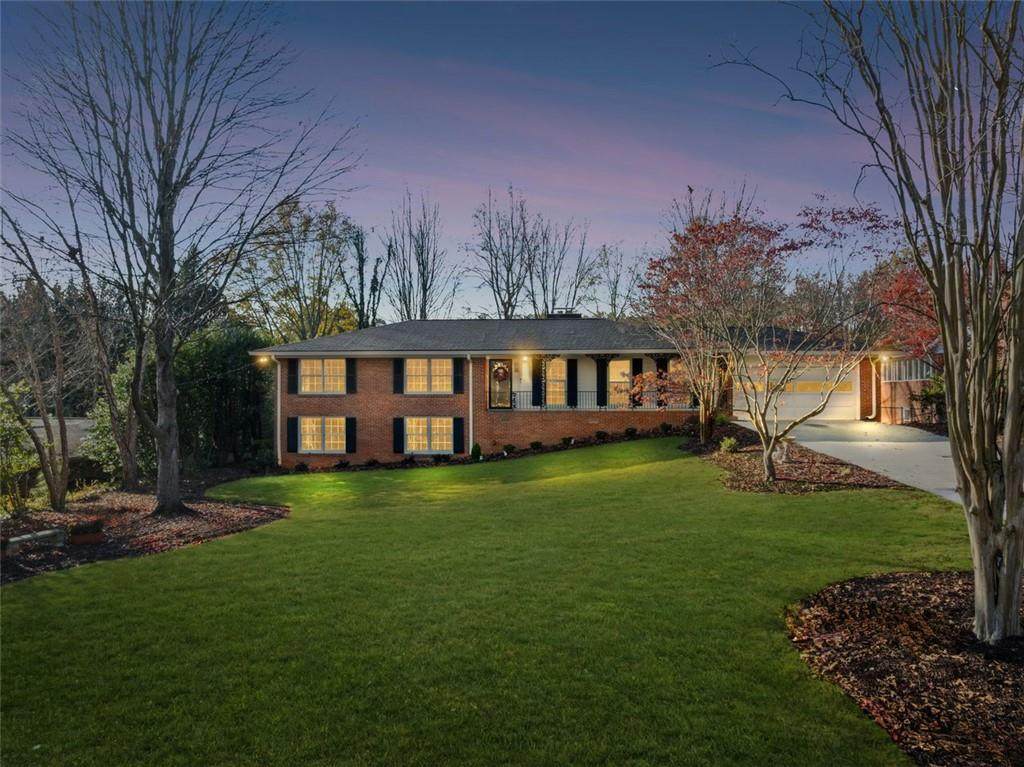 2667 Fontainebleau Drive - Photo 1