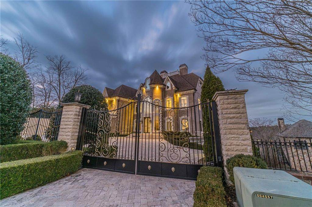 8330 Jett Ferry Road - Photo 1