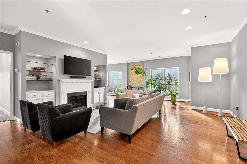 2865 Lenox Road - Photo 1
