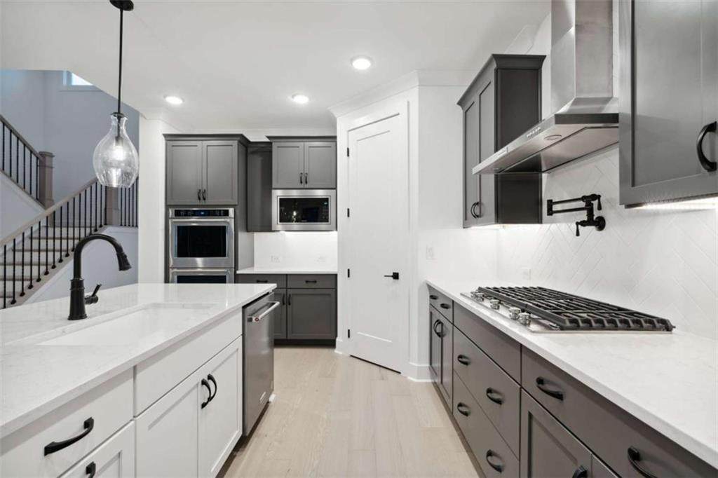 2340 Ellis Mountain Drive - Photo 1