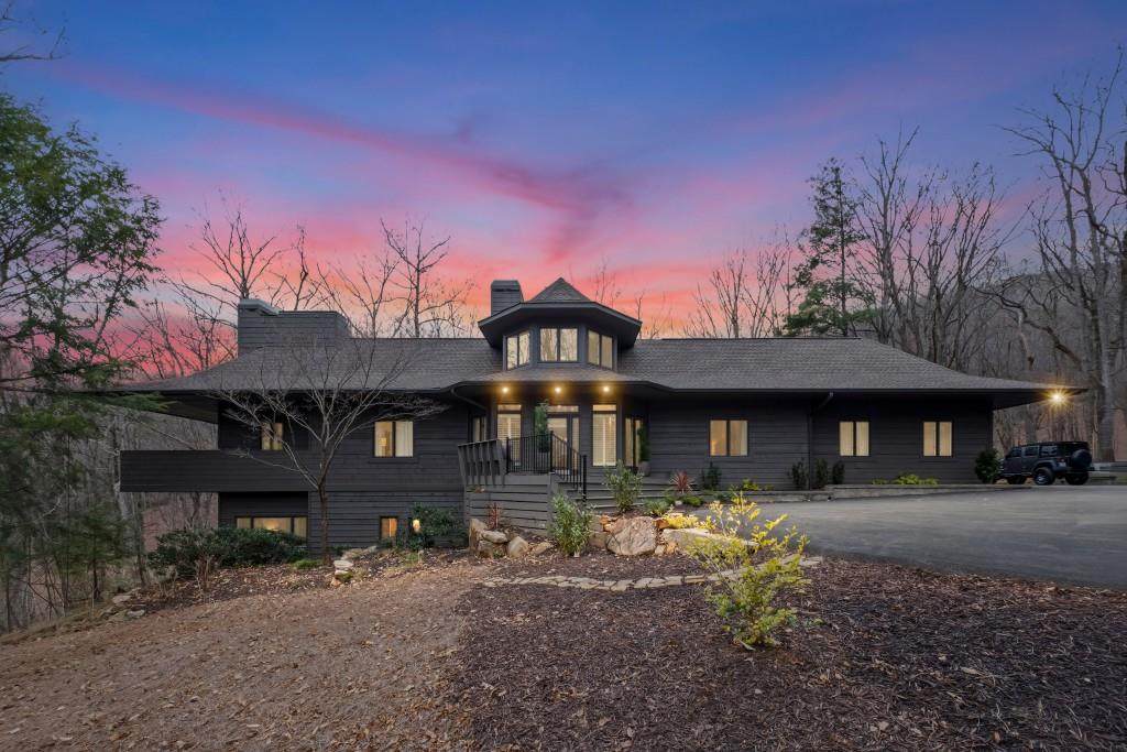 220 Wake Robin Drive - Photo 1