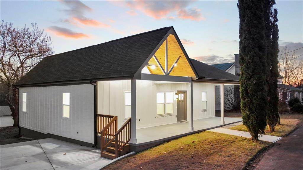 130 Railroad Avenue - Photo 1